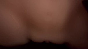 Je baise ma poupée pour lui donner un orgasme