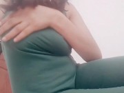 حبيبة خشيه ليا مابين بزازلي طلعو و هبطو تا يفيض حليبو عليا اححح راني هايجة على زب اححح - Screenshot 11 of 16 - HD
