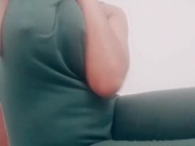 حبيبة خشيه ليا مابين بزازلي طلعو و هبطو تا يفيض حليبو عليا اححح راني هايجة على زب اححح - Screenshot 15 of 16 - Tit Sucking