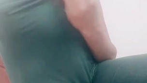 اححح طبوني هايج مشهية زب نحطو فوق بزازلي و نديه و نجيبو احح طبوني شاعل