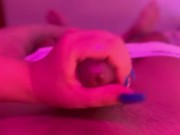 Me hace una paja hasta venirme en sus manos 3/16