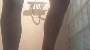 Me ducho mientras me hago una paja 💦
