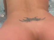 Rebolando pelada na banheira do motel 8/16