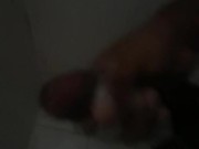 Mientras me daba un baño se me antojó hacerme una paja