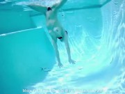 Camsoda - Sexy Hairy Wet Pussy Tight Teen Has Pussy Masturbation In Swimming Pool 15/16