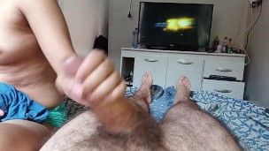 jerking off his hard cock sucking the bastard's finger Jajá I'm going to fuck my pussy🍆🍑💦🤤