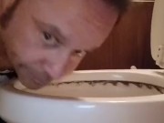 Lickin - Screenshot 5 of 16 - Peeing