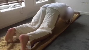 Bow to pray - try not to stare - Ever wanted to stare at a Arab man’s feet?
