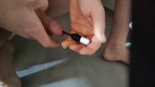 Je me plug la bite pour la première fois. Plug urétral