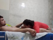 para madrastra cachonda que quiere chupar la polla de su hijastro