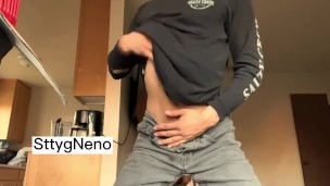 I'm recording my naked body in different parts of the house, I hope you like to see my penis 