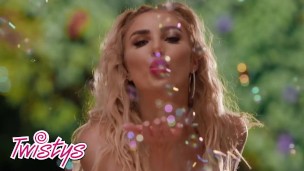 Twistys - Sweet Blonde Chick Kenzie Anne Teases You With Her Amazing Bubble Butt & Big Tits