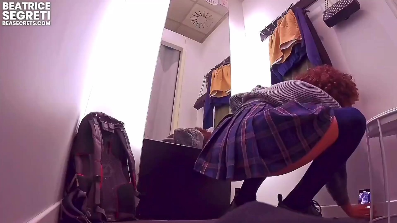 DRESSING ROOM ADVENTURE - I'm in a dressing room and ...