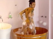 Exibição no ofurô durante ensaio fotografico. 8/16