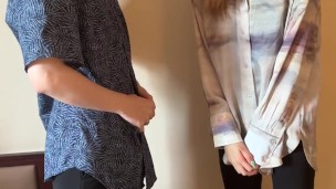 【くすぐり検証】手を上げさせながらくすぐったらどうなる？♡ #shorts