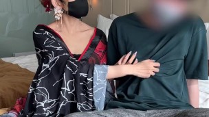 【くすぐり検証】首のストレッチをしている人をくすぐったら？♡ #shorts