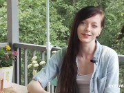 Ersties: 21-Jährige aus Hamburg masturbiert leidenschaftlich vor Kamera 13/16