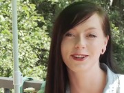 Ersties: 21-Jährige aus Hamburg masturbiert leidenschaftlich vor Kamera 3/16