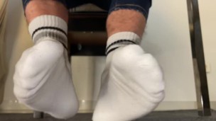 Macrophilia - office boss foot domination