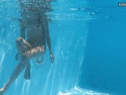 Poolside chick Bonnie shows her smoking hot body 13/16