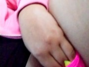 Mostrei minha bucetinha gostosa para o Uber, ele ficou louco para colocar a mão na minha bucetinha 2/16