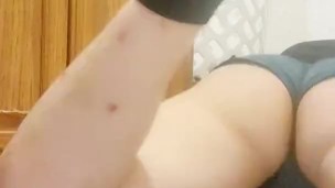 Big white booty in twerking shorts