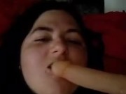Sola con mi juguete 