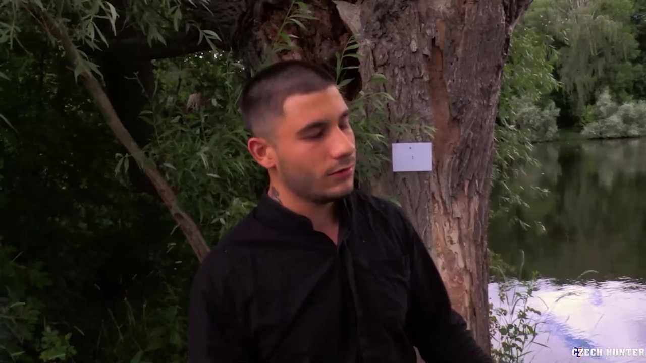 BigStr - Horny Man With A Big Cock Gives Money To A Stranger In Exchange For A Quick Outdoor Fuck - RedTube