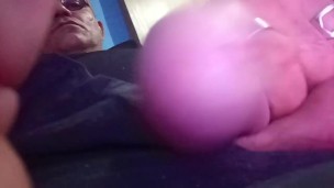 mira q caliente me pone mi hermanastra 