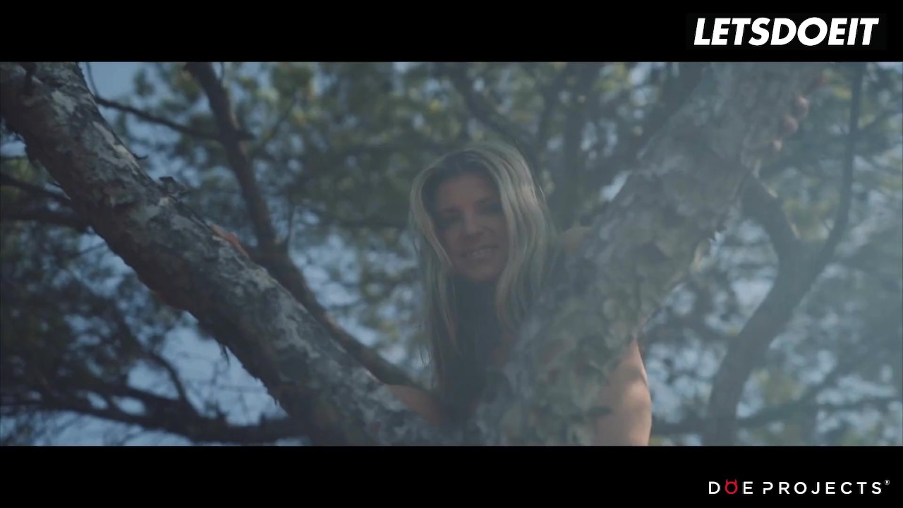 LETSDOEIT - Skinny Euro Slut Gina Gerson Isn't Afraid To Do A Nasty Outdoor Blowjob To A Stranger - 無料セックスビデオ - RedTube