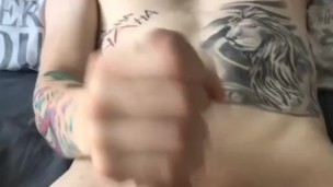 Massageando meu pênis cumshot