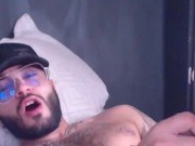 Golpeó la próstata de un hombre webcam online  5/16