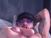 Golpeó la próstata de un hombre webcam online  7/16