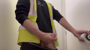 Horny at work again, I couldn’t ignore it!