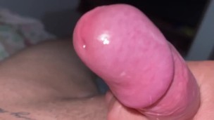 Soltando um jato gostoso de porra - Gozando de perto