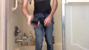 Watch me piss my jeans getting ready for the day 