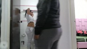 quedamos solas en casa y recordamos cositas ricas mi hermanastra y yo