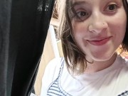 SEXO EN PUBLICO,LE DOY UNA MAMADADA HASTA CORRERSE, EN ALMACEN DE ROPA