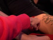 Moja dziewczyna uwielbia orgazmy w miejscach publicznych 2/16