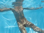 Swimming pool underwater naked babe Bonnie Dolce 15/16