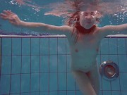 Hot and knowing babe Alice in the pool 8/16