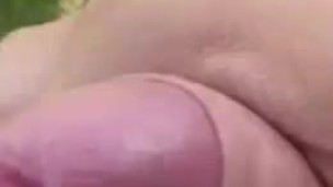 jerking off in public at my favourite park :) cumming in the grass
