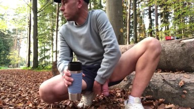 Im Wald Kaffee trinken …und wichsen