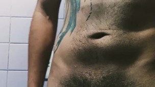 Rica jalada después de orinar...