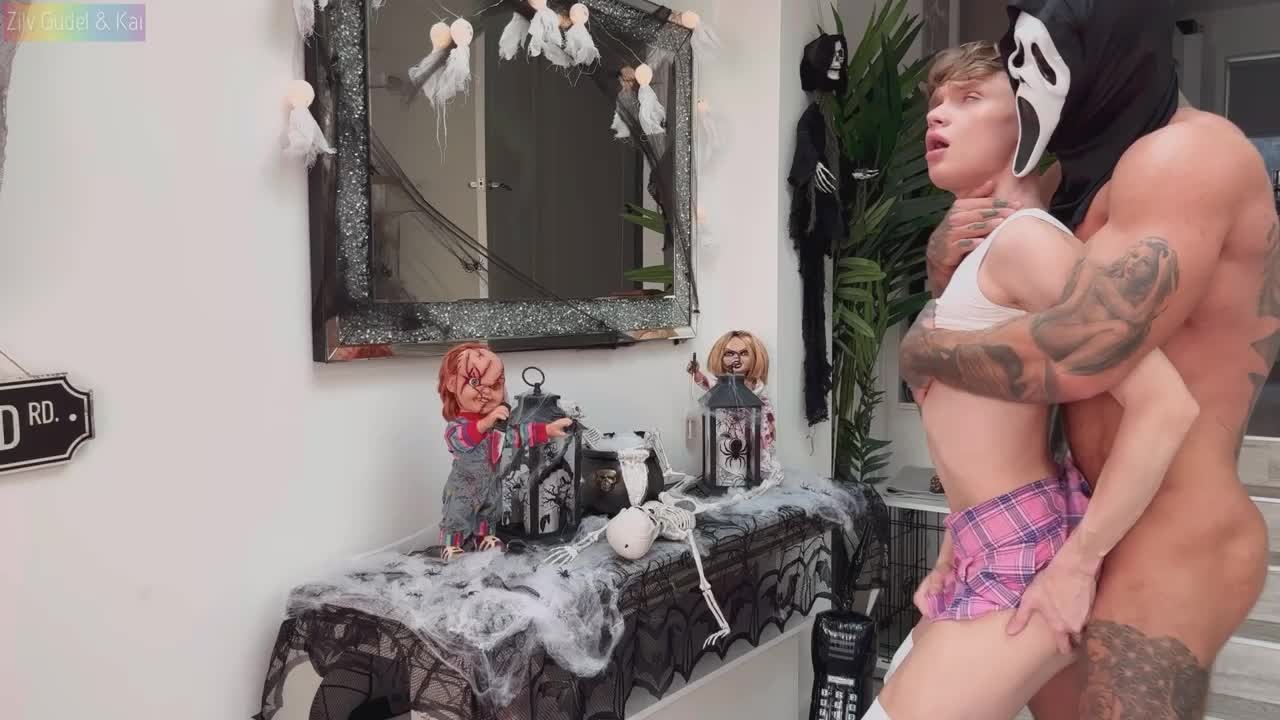 Beautiful FemBoy gets Fucked Bareback by a Hunky Ghost Face - Free Sex Video - RedTube