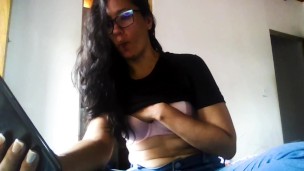 latin girl in public doing a erotico video for her bf