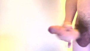 【大量射精】巨根な日本人男子がオナニーで気持ち良くなってイク