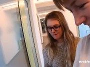 Ersties: In der Universitätsbibliothek wird es heiß mit Holly und Ida 3/16