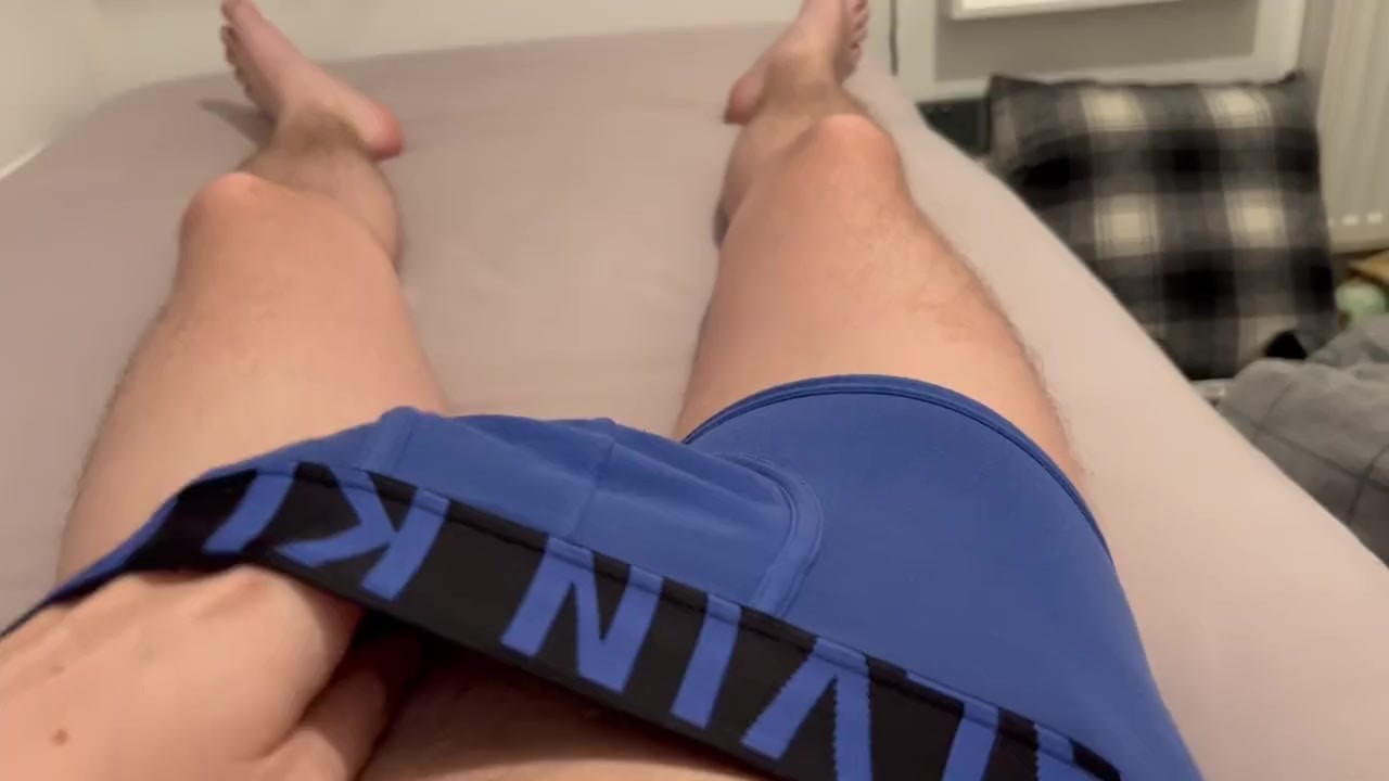 19 YEAR OLD WANKING AND CUMMING - Free Sex Video - RedTube