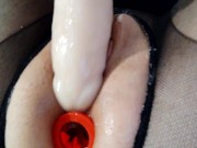 Ukrainian girl inserted her first anal plug 8/16